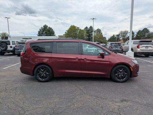 Velvet Red Pearlcoat 2018 Chrysler Pacifica Touring-L Plus