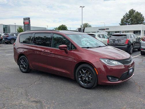 Velvet Red Pearlcoat 2018 Chrysler Pacifica Touring-L Plus