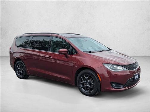 Velvet Red Pearlcoat 2018 Chrysler Pacifica Touring-L Plus