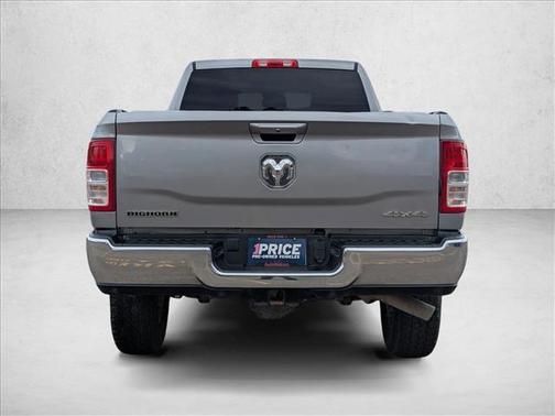 2022 RAM 2500 Big Horn Crew Cab 4x4 8' Box