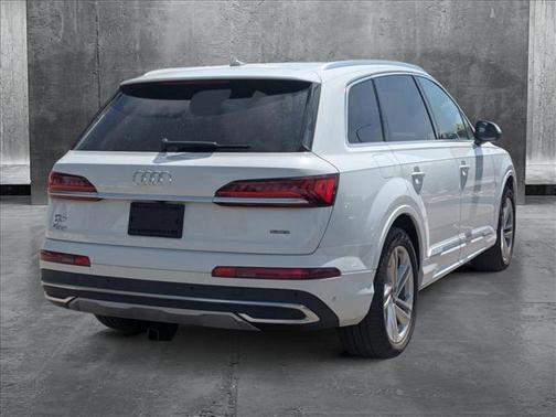 2021 Audi Q7 45 Premium Plus
