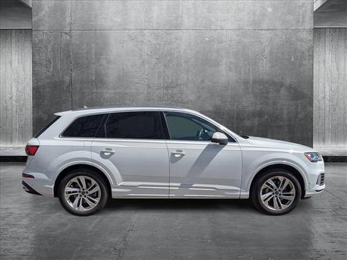 2021 Audi Q7 45 Premium Plus
