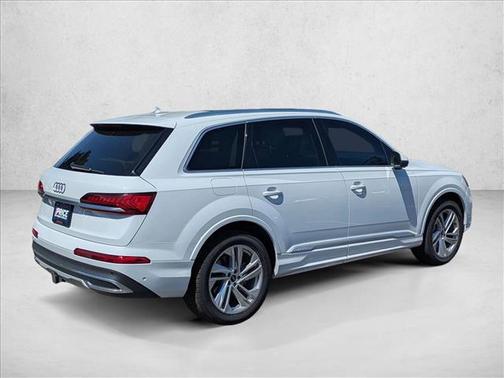 Glacier White Metallic 2021 Audi Q7 45 Premium Plus