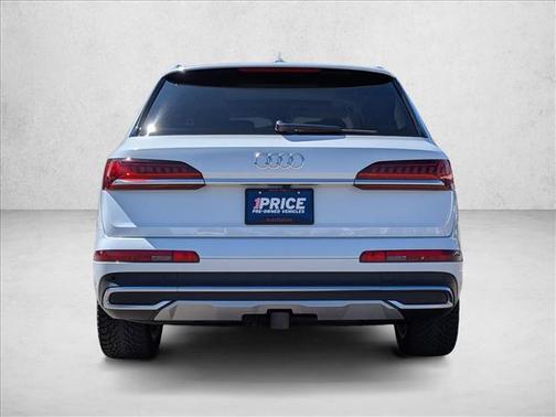 Glacier White Metallic 2021 Audi Q7 45 Premium Plus