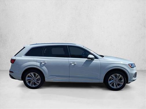 Glacier White Metallic 2021 Audi Q7 45 Premium Plus