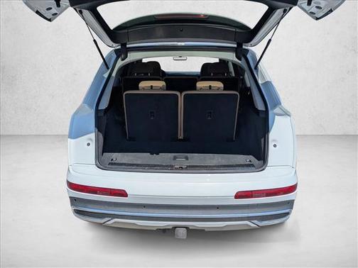 Glacier White Metallic 2021 Audi Q7 45 Premium Plus