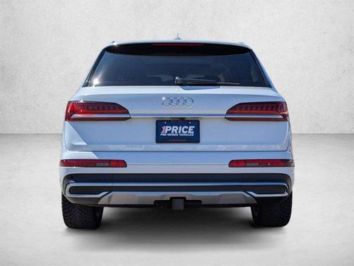Glacier White Metallic 2021 Audi Q7 45 Premium Plus