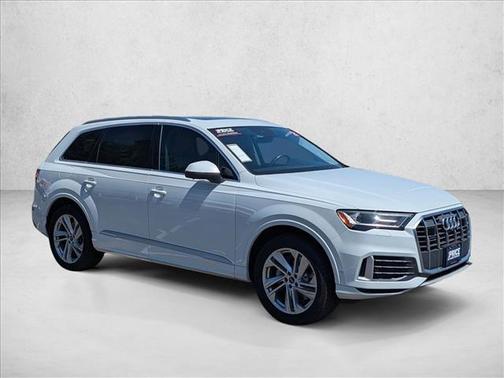 Glacier White Metallic 2021 Audi Q7 45 Premium Plus