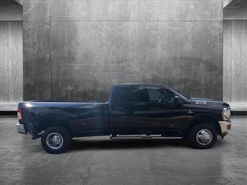 2024 RAM 3500 Tradesman Crew Cab 4x4 8' Box