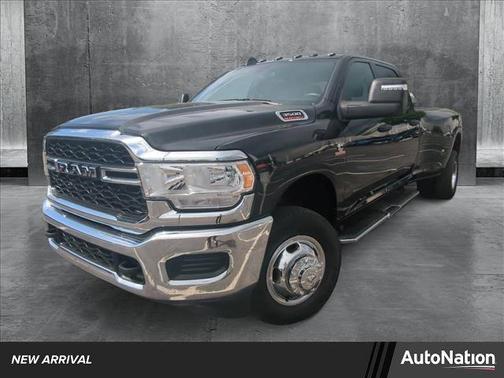 2024 RAM 3500 Tradesman Crew Cab 4x4 8' Box