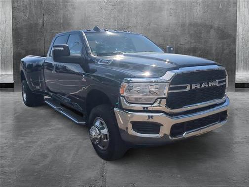 2024 RAM 3500 Tradesman Crew Cab 4x4 8' Box