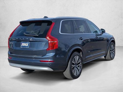 2022 Volvo XC90 T5 Momentum