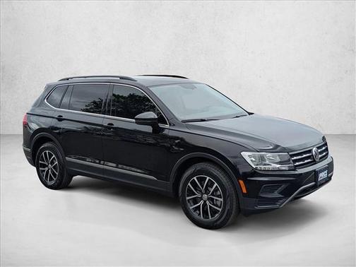 Deep Black Pearl 2021 Volkswagen Tiguan 2.0T SE 4MOTION