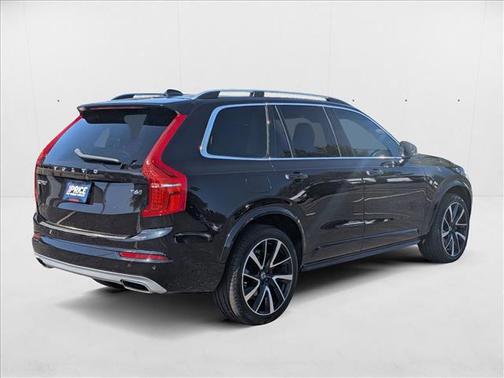2019 Volvo XC90 T6 Momentum