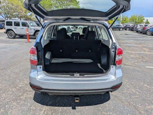 Ice Silver Metallic 2016 Subaru Forester 2.5i