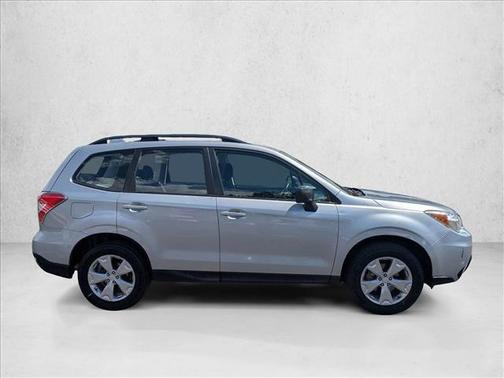 Ice Silver Metallic 2016 Subaru Forester 2.5i