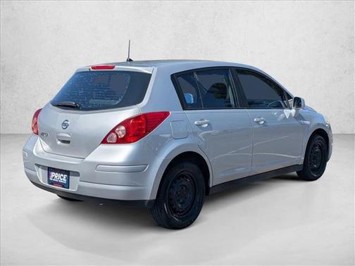 2010 Nissan Versa 1.8 S