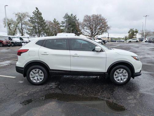 Glacier White 2018 Nissan Rogue Sport S