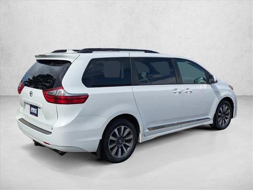 Super White 2020 Toyota Sienna LE
