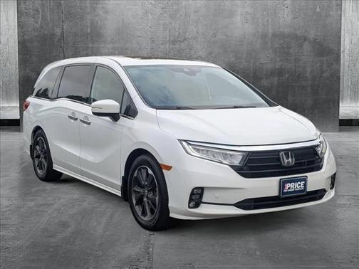 2022 Toyota Sienna XLE 8 Passenger