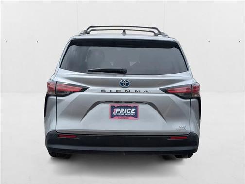 2022 Toyota Sienna XLE 8 Passenger