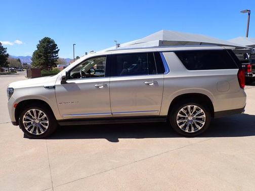 Pearl Beige Metallic 2023 GMC Yukon XL Denali