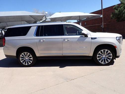 Pearl Beige Metallic 2023 GMC Yukon XL Denali