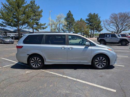 Celestial Silver Metallic 2019 Toyota Sienna Limited Premium