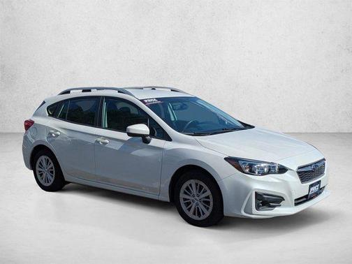 Crystal White Pearl 2018 Subaru Impreza 2.0i Premium