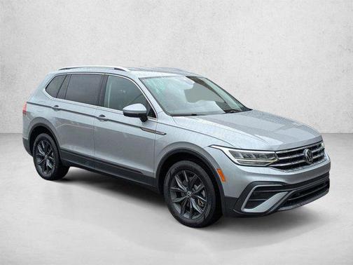 Pyrite Silver Metallic 2022 Volkswagen Tiguan 2.0T SE