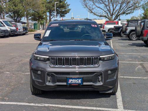 Baltic Gray Metallic Clearcoat 2023 Jeep Grand Cherokee Overland