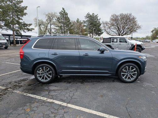 Denim Blue Metallic 2019 Volvo XC90 T6 Momentum