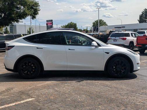 2022 Tesla Model Y Long Range Dual Motor All-Wheel Drive