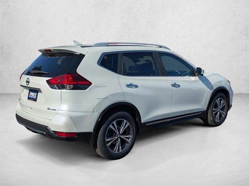 Pearl White 2017 Nissan Rogue SL