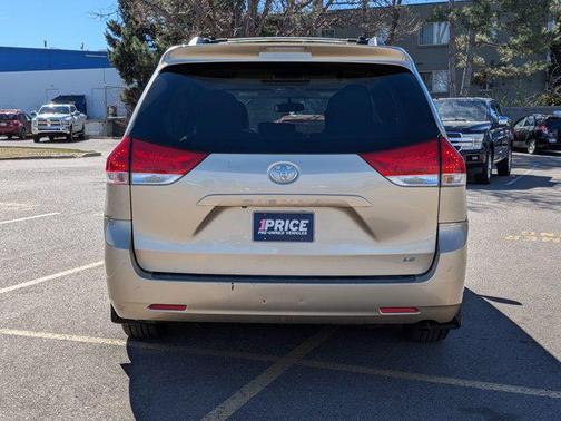 2011 Toyota Sienna LE