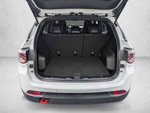 Bright White Clearcoat 2024 Jeep Compass Trailhawk