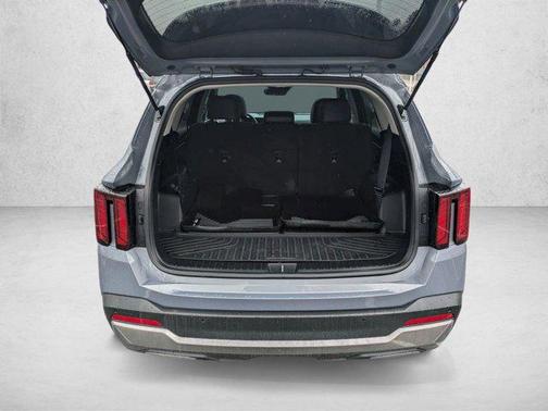 Everlasting Silver 2024 Kia Sorento S