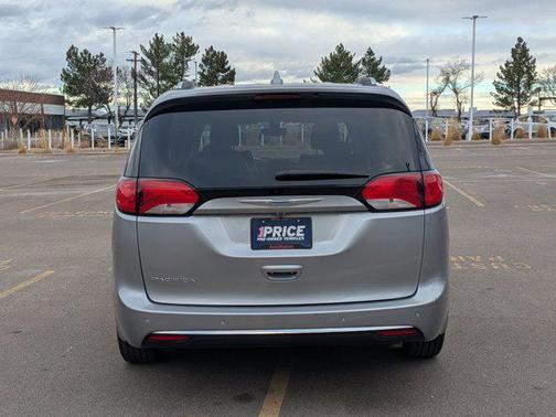 2018 Chrysler Pacifica Touring-L