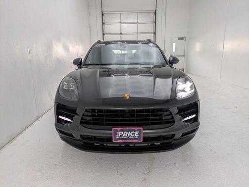 Volcano Grey Metallic 2019 Porsche Macan Macan