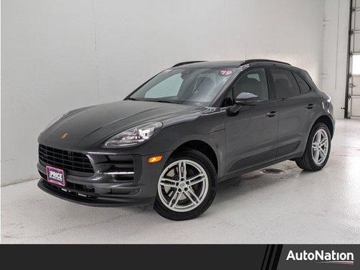 Volcano Grey Metallic 2019 Porsche Macan Macan