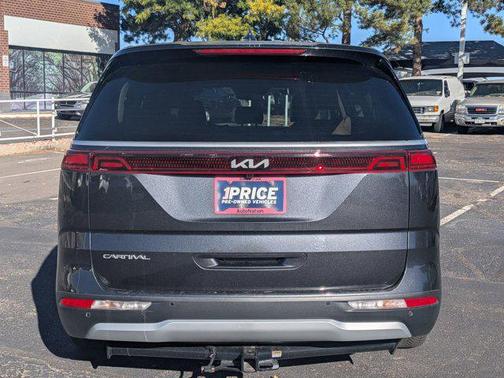 2024 Kia Carnival LX