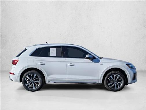 2022 Audi Q5 45 S line Premium Plus