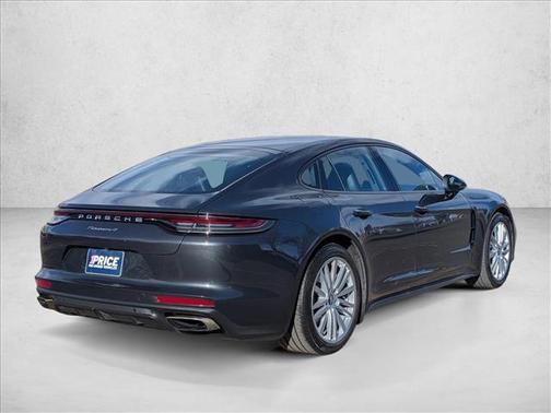 2022 Porsche Panamera RWD