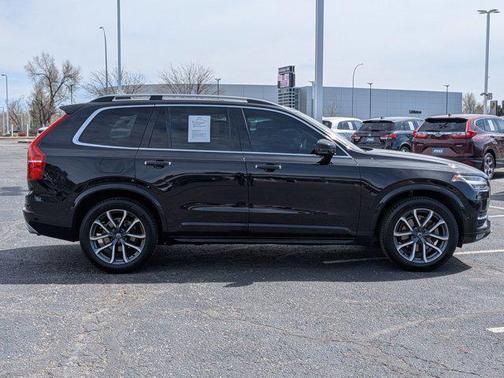 2016 Volvo XC90 T6 Momentum