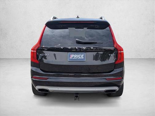 2016 Volvo XC90 T6 Momentum