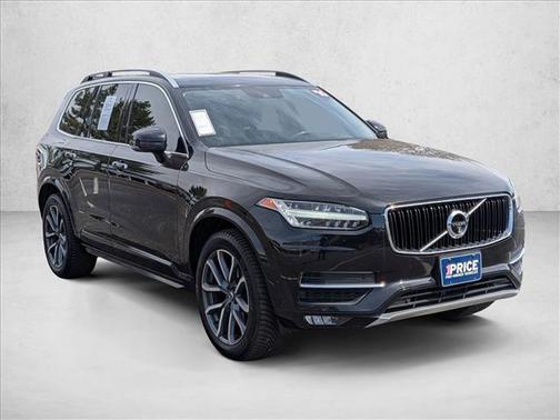 2016 Volvo XC90 T6 Momentum