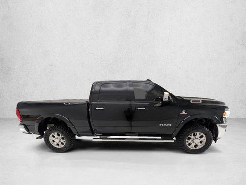 Diamond Black Crystal Pearlcoat 2021 RAM 2500 Laramie Crew Cab 4x4 6'4' Box