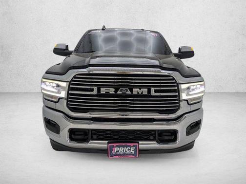 Diamond Black Crystal Pearlcoat 2021 RAM 2500 Laramie Crew Cab 4x4 6'4' Box