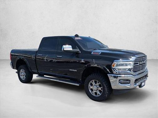 Diamond Black Crystal Pearlcoat 2021 RAM 2500 Laramie Crew Cab 4x4 6'4' Box