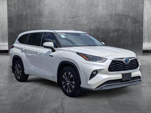 2021 Toyota Highlander Hybrid XLE